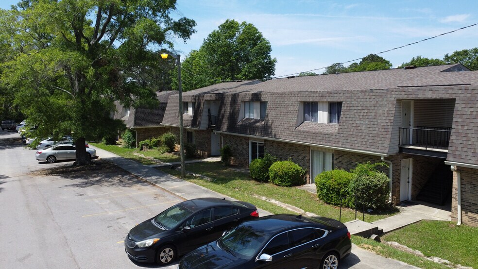 73 Unit Multifamily Portfolio portefeuille de 2 propriétés à vendre sur LoopNet.ca - Photo du bâtiment - Image 2 de 11