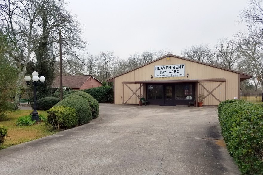 15911 Fir Rd, Santa Fe, TX for sale - Primary Photo - Image 1 of 12