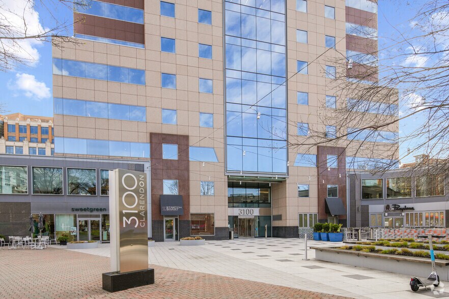 3100 Clarendon Blvd, Arlington, VA à louer - Photo du bâtiment - Image 2 de 13