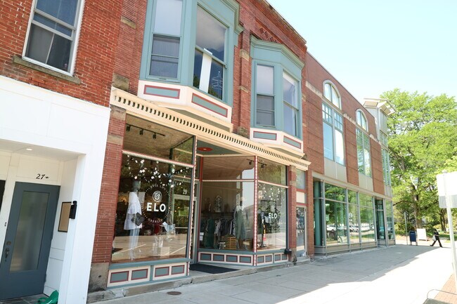 Plus de détails pour 29 W College St, Oberlin, OH - Commerce de détail à louer