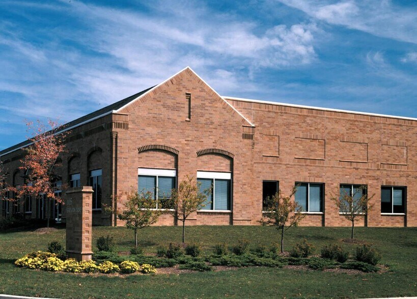 665 Stockton Dr, Exton, PA à louer - Photo du bâtiment - Image 1 de 6