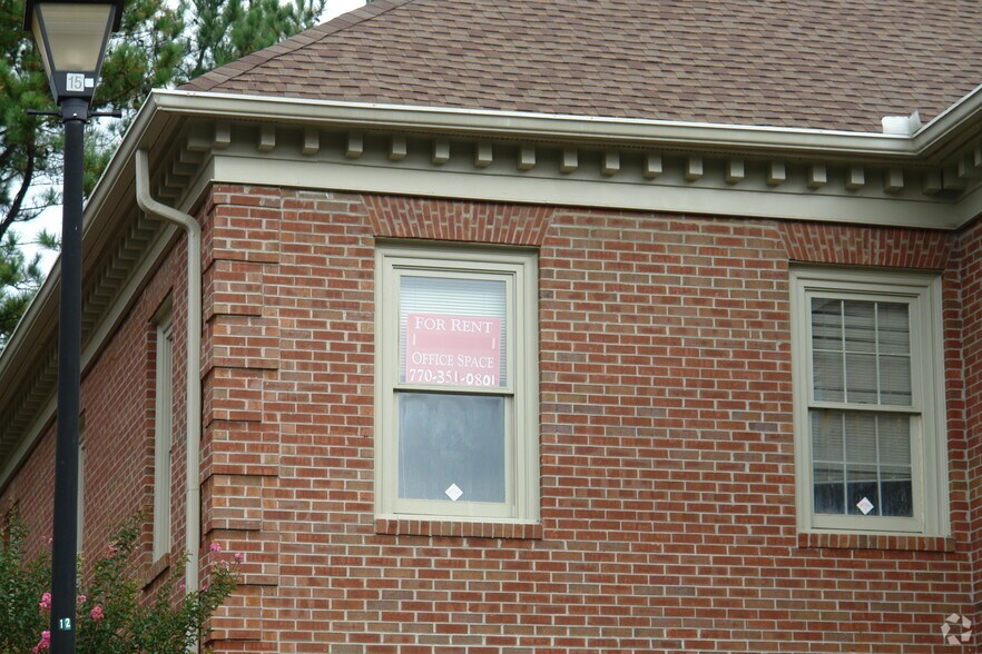 1854 Independence Sq, Atlanta, GA à louer - Photo du bâtiment - Image 2 de 9