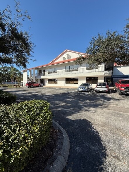 5899 Whitfield Ave, Sarasota, FL for lease - Building Photo - Image 3 of 11