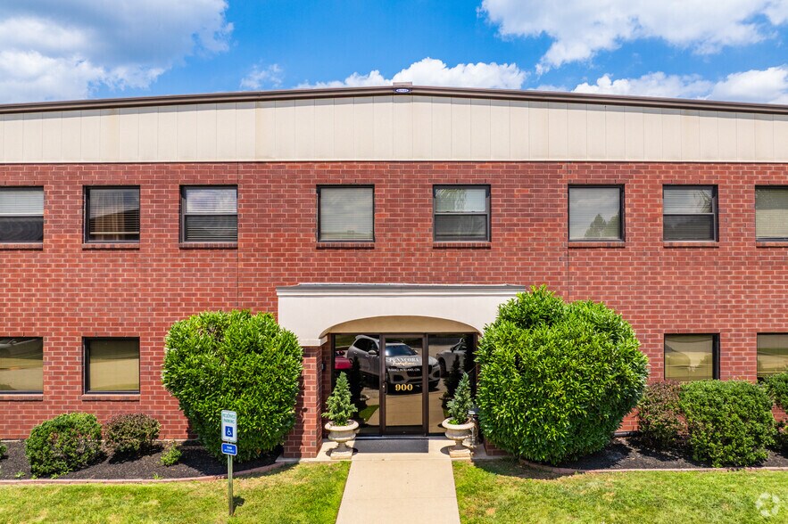 900 Schell Ln, Phoenixville, PA à vendre - Photo du bâtiment - Image 3 de 24