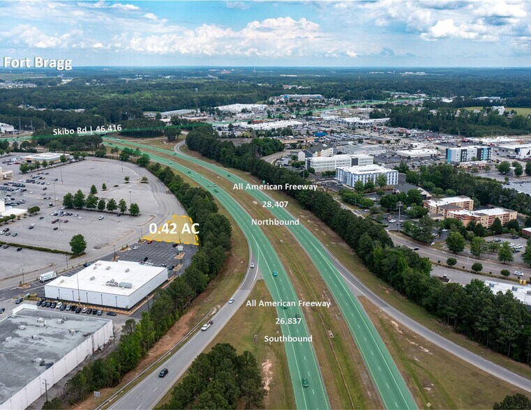 511 N Cross Creek Mall, Fayetteville, NC à vendre - Photo du bâtiment - Image 2 de 6