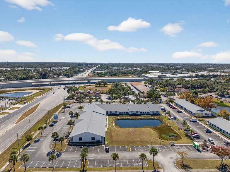 11350 66th St N, Largo, FL à louer - Photo du bâtiment - Image 2 de 25