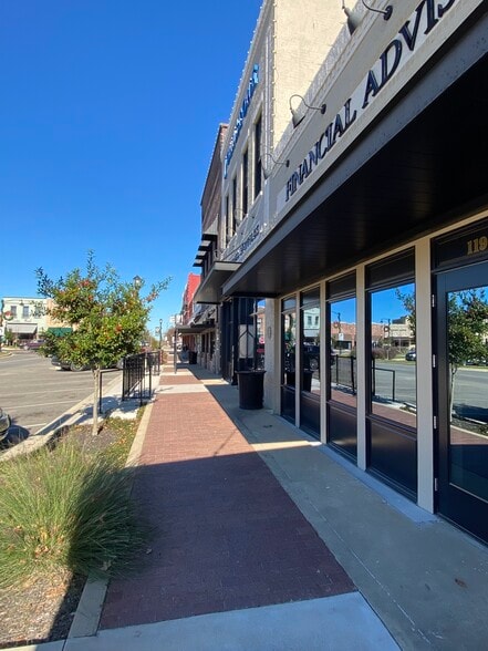 117 San Augustine St, Center, TX for sale - Building Photo - Image 2 of 24