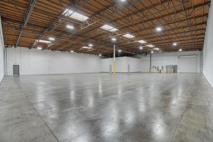 9439 Archibald Ave, Rancho Cucamonga, CA à louer - Photo du bâtiment - Image 2 de 21