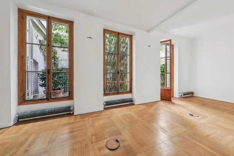 11 Rue Chateaubriand, Paris for sale - Building Photo - Image 2 of 12