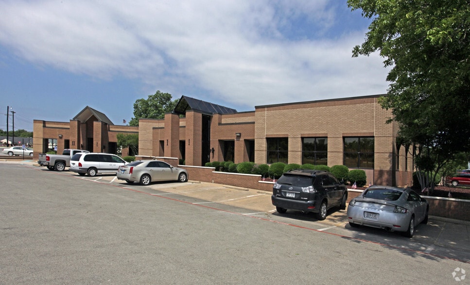 804 Santa Fe Dr, Weatherford, TX for lease - Building Photo - Image 3 of 5