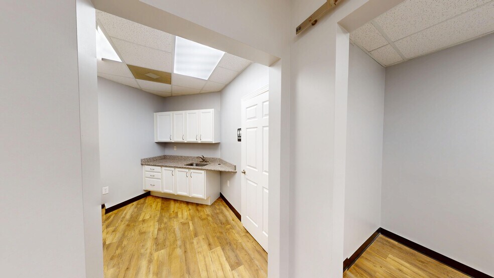 1904 S Main St, Wake Forest, NC à vendre - Photo du bâtiment - Image 2 de 8