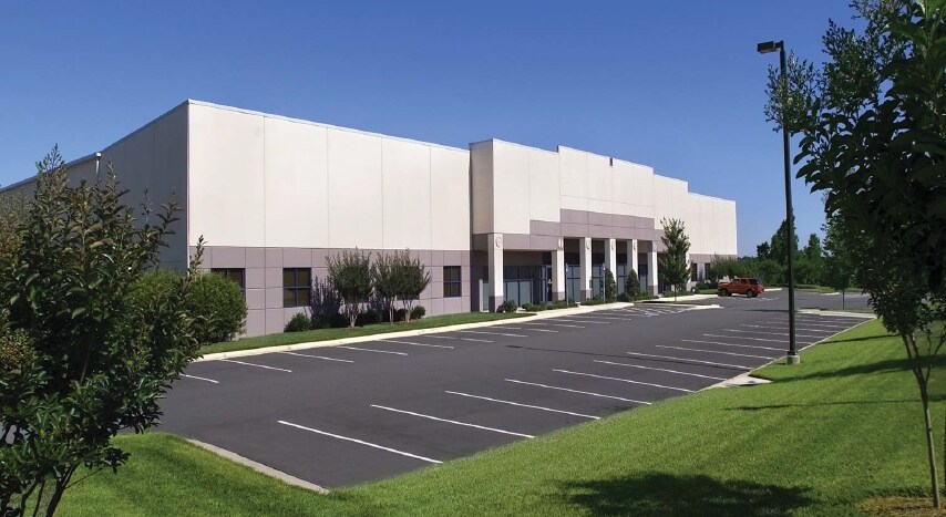 1327 Northbrook Pky, Suwanee, GA à louer - Photo du bâtiment - Image 3 de 6