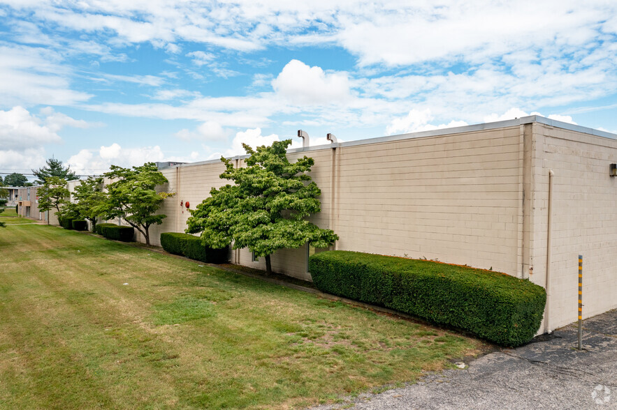 100 Niantic Ave, Providence, RI for lease - Building Photo - Image 3 of 7