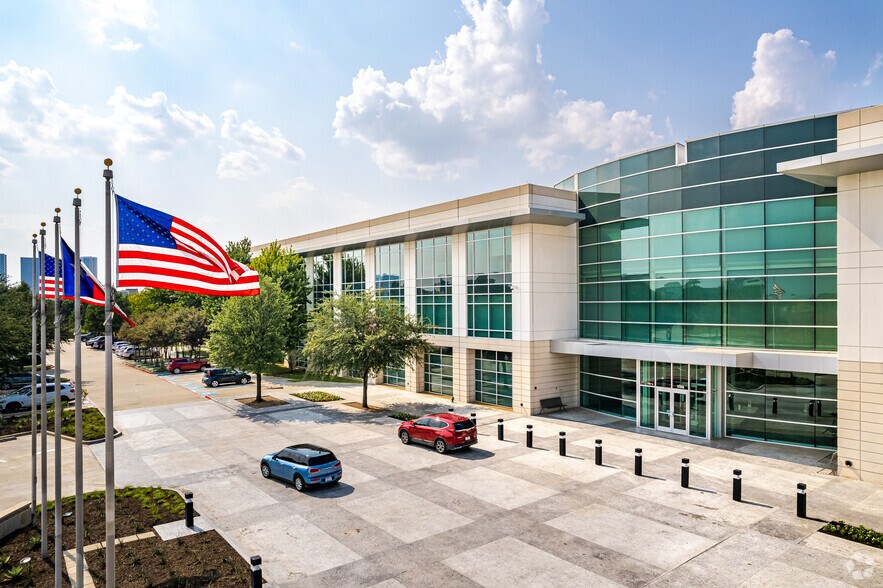 5501 Headquarters Dr, Plano, TX for lease - Building Photo - Image 1 of 21