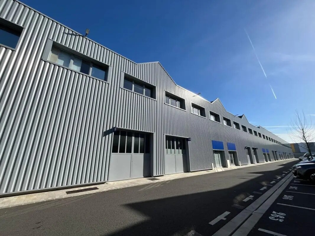 269 Rue Du Maréchal Juin, Vaux-le-Pénil for lease Building Photo- Image 1 of 10