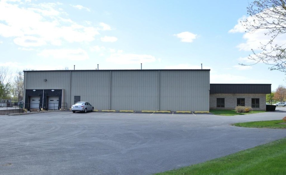 11313 Smith Dr, Huntley, IL for lease - Building Photo - Image 3 of 6