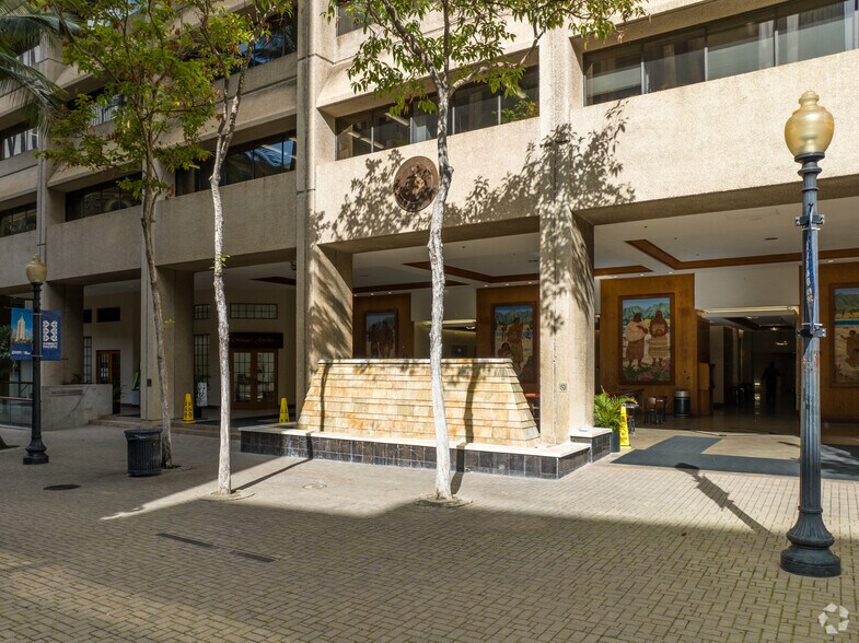 900 Fort Street Mall, Honolulu, HI à louer - Photo du bâtiment - Image 2 de 6