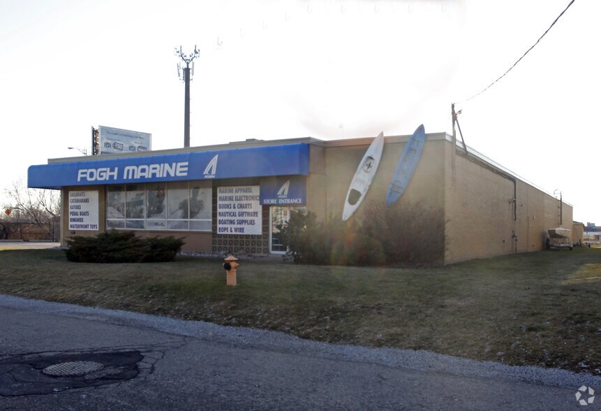 901 Oxford St, Toronto, ON à louer - Photo du bâtiment - Image 2 de 4