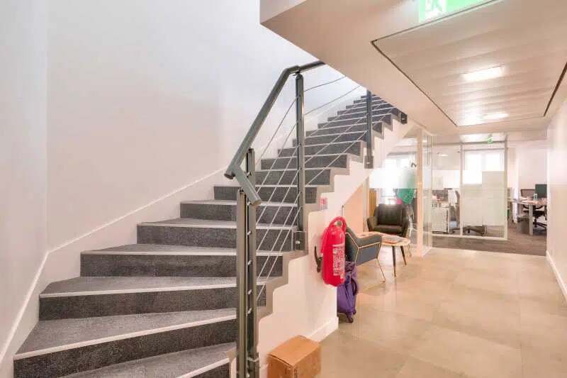 37 Rue Bergère, Paris à louer - Photo du bâtiment - Image 2 de 2