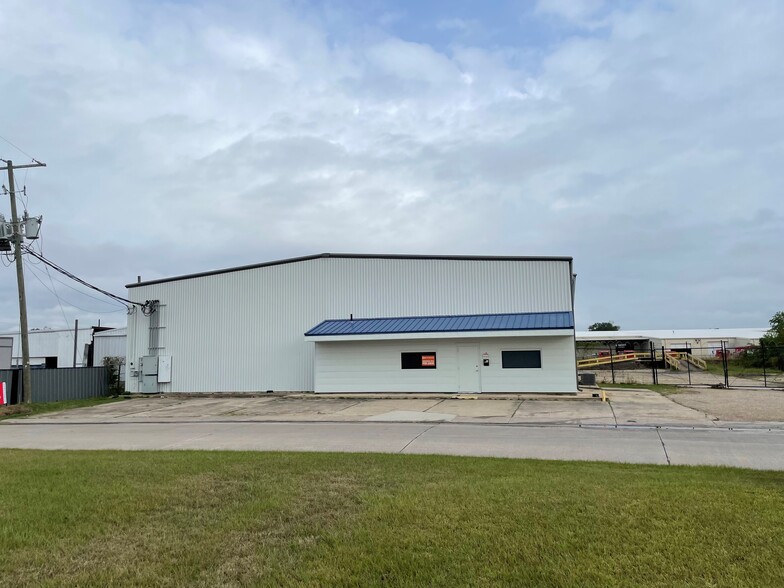 2701 Industrial Ave, Lake Charles, LA à vendre - Photo du bâtiment - Image 1 de 1