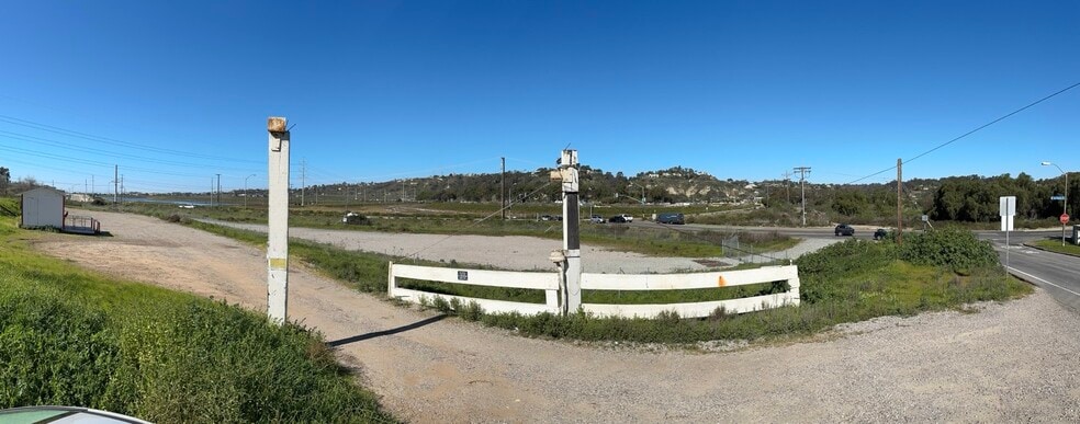 El Camino Real, San Diego, CA à louer - Photo du bâtiment - Image 2 de 3