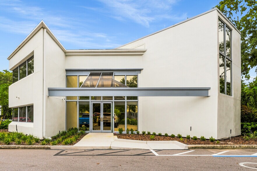 238 N Westmonte Dr, Altamonte Springs, FL à louer - Photo du bâtiment - Image 3 de 16