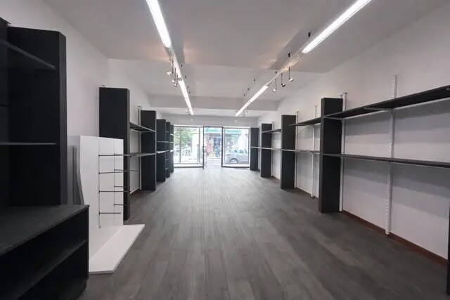 Retail in Chalon-sur-Saône for sale - Interior Photo - Image 2 of 3