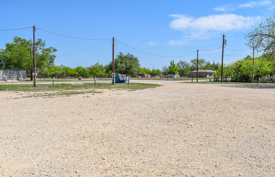 903 W Broadway St, Eden, TX à vendre - Autre - Image 3 de 6