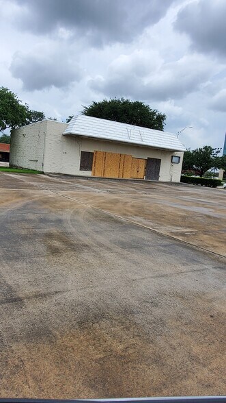 3525 Garth Rd, Baytown, TX à vendre - Photo du bâtiment - Image 3 de 3