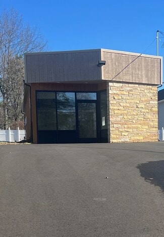 Plus de détails pour 350 Farmington Ave, Plainville, CT - Commerce de détail à vendre