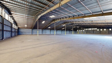 10210 Idaho Ave, Hanford, CA à louer Numérisation 3D de Matterport- Image 1 de 3