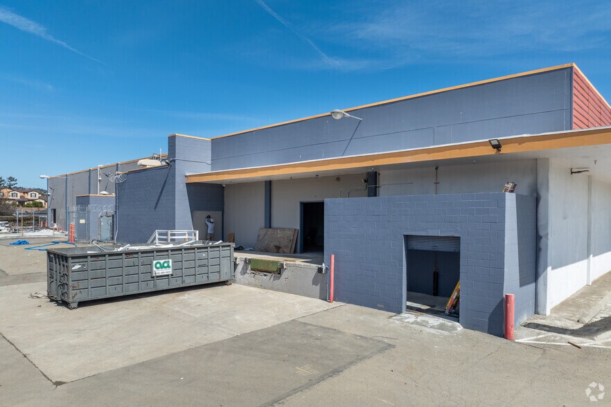 3846-3848 Castro Valley Blvd, Castro Valley, CA à louer - Photo du bâtiment - Image 2 de 7