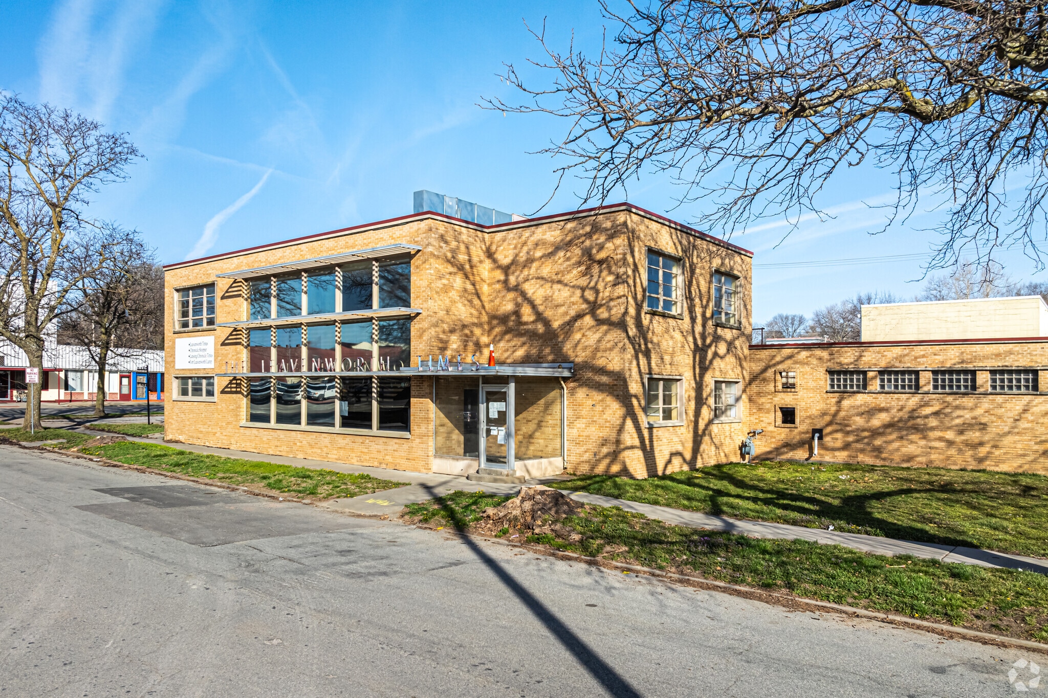 422 Seneca St, Leavenworth, KS for sale Primary Photo- Image 1 of 30