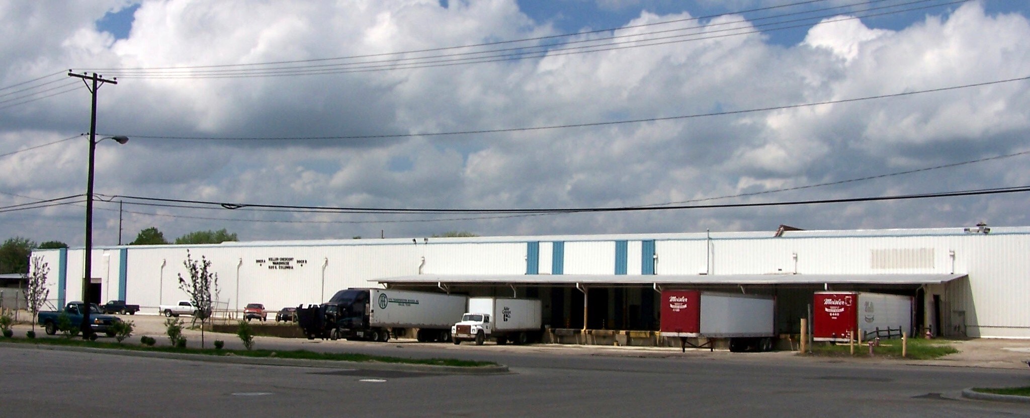820 E Columbia St, Evansville, IN à louer Photo du bâtiment- Image 1 de 6