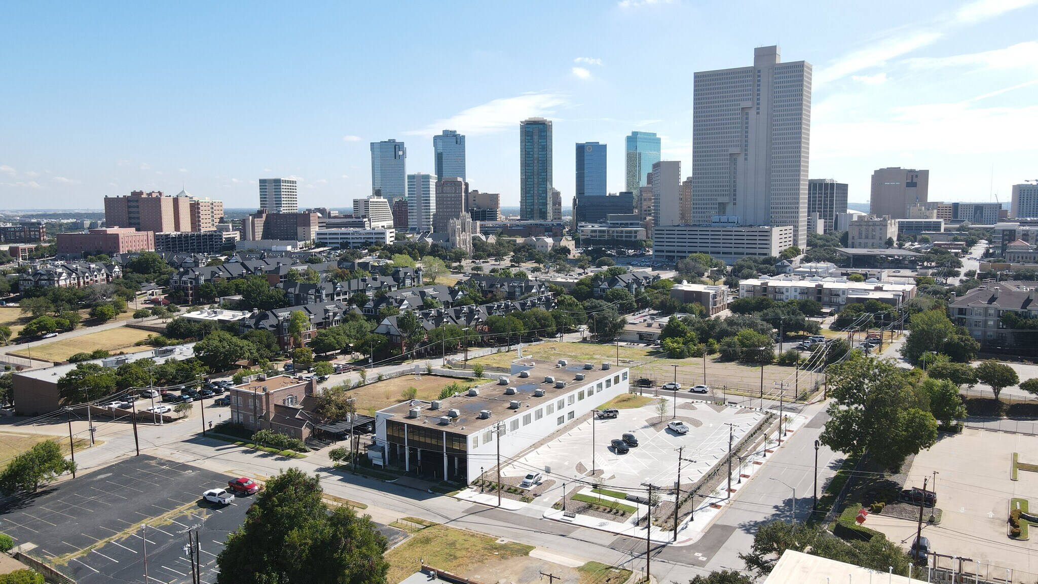 910 Collier St, Fort Worth, TX à louer Photo du bâtiment- Image 1 de 12