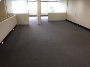 31-33 Chaplin Dr, Lane Cove West à louer Photo intérieure- Image 2 de 3