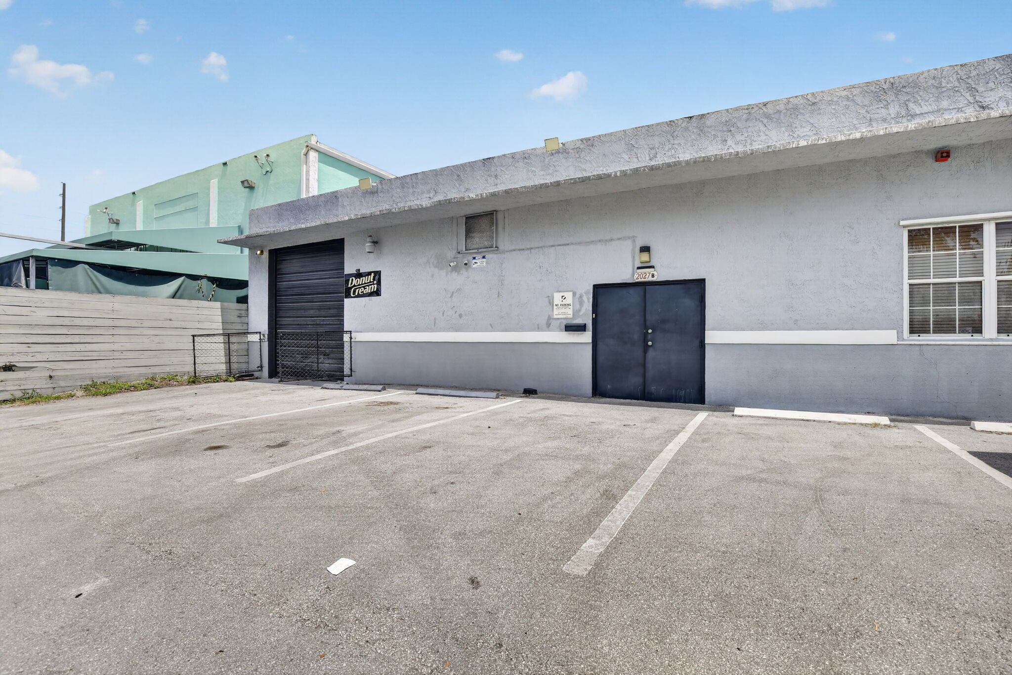 2027 Sherman St, Hollywood, FL for lease Building Photo- Image 1 of 25