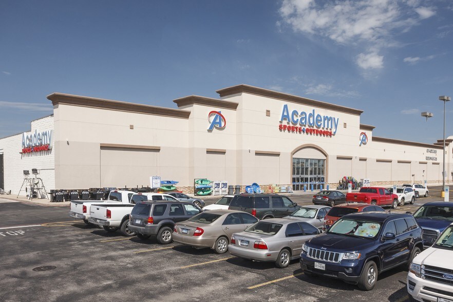 200-300 N New Rd, Waco, TX à louer - Photo du bâtiment - Image 2 de 4