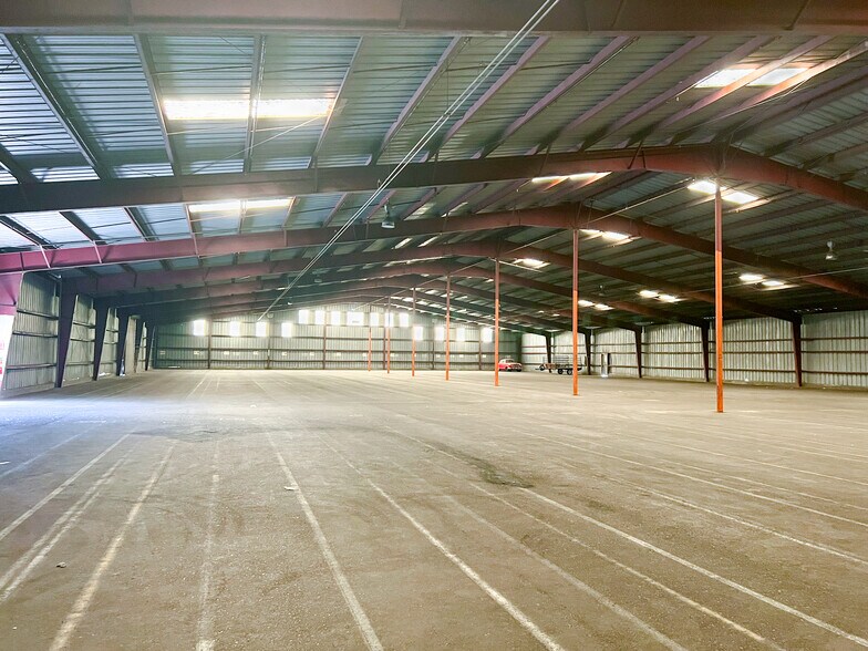 2925 S Maple Ave, Fresno, CA à louer - Photo du bâtiment - Image 2 de 4