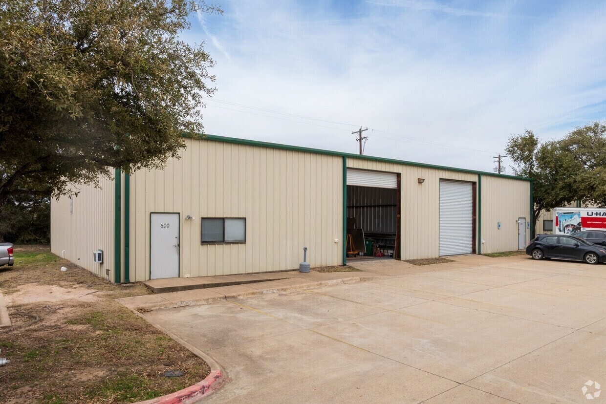 1834 Ferguson Ln, Austin, TX for lease Interior Photo- Image 1 of 5