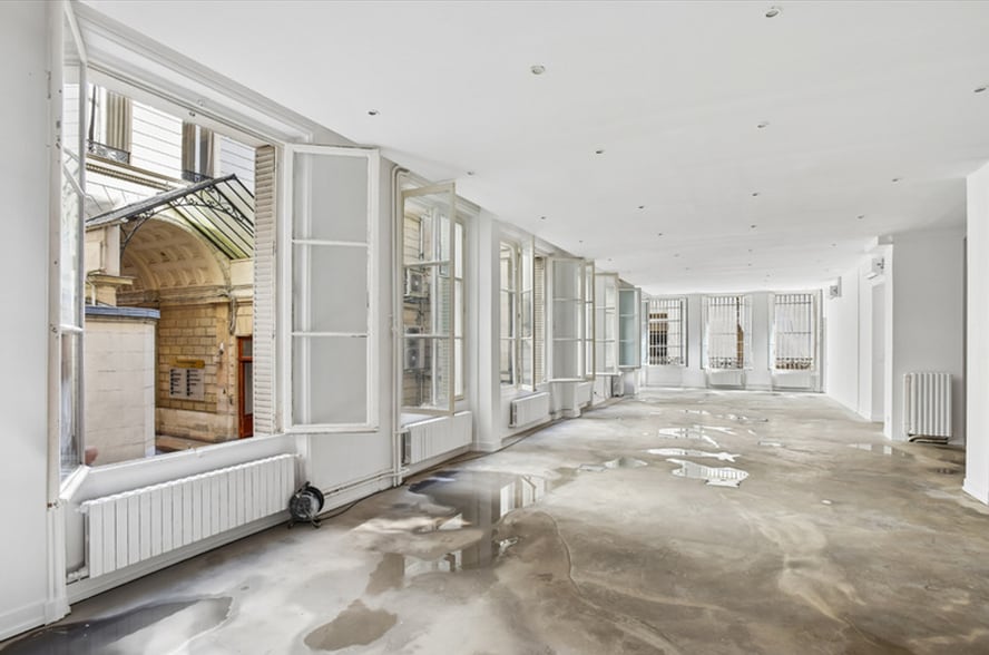 15 Rue De La Banque, Paris à louer - Photo du bâtiment - Image 2 de 7