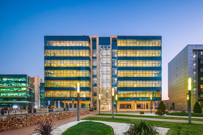 Plus de détails pour Calle Vía de los Poblados, 3, Madrid - Bureau à louer