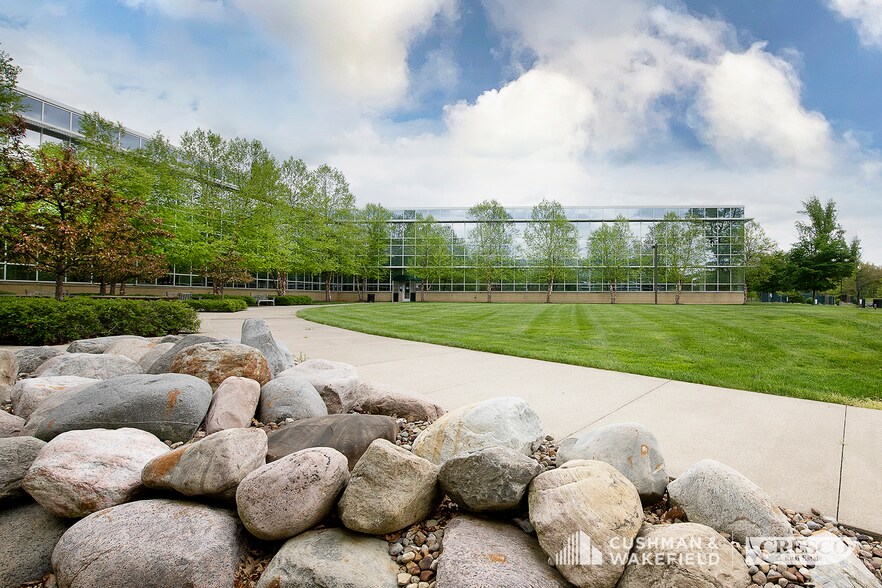 6801 Brecksville Rd, Independence, OH à louer - Photo du bâtiment - Image 3 de 15