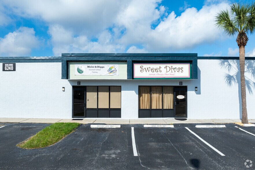 6240 39th St N, Pinellas Park, FL à louer - Photo du bâtiment - Image 3 de 32