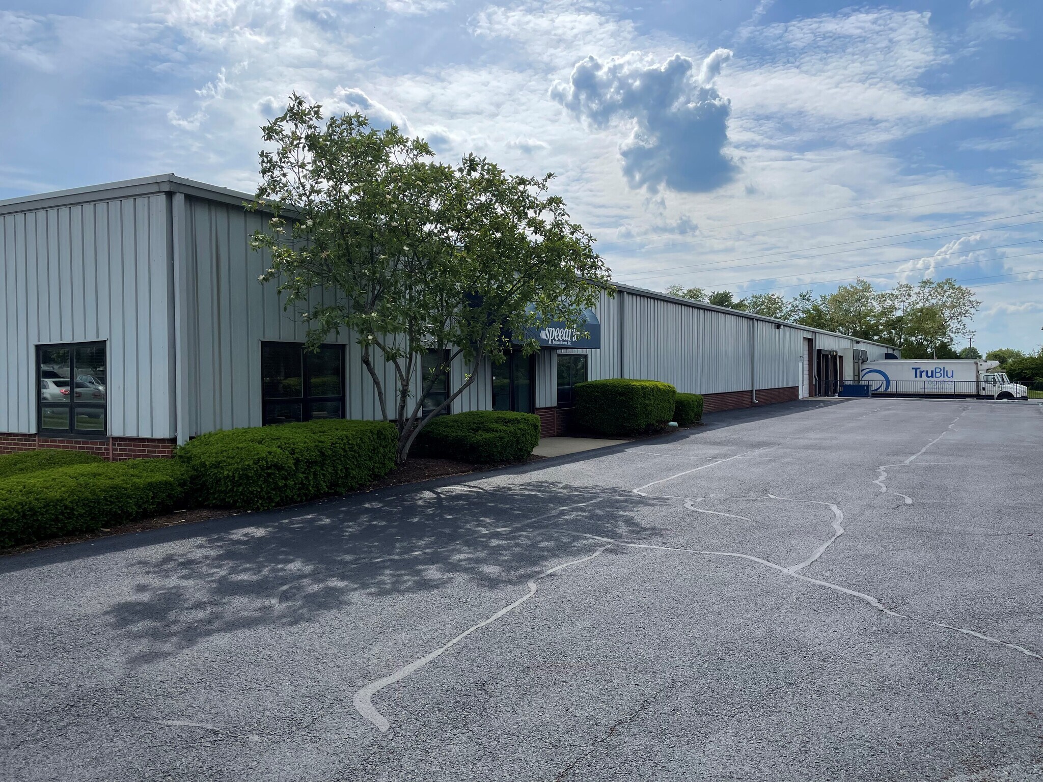 2086 Buck Ln, Lexington, KY à vendre Photo du bâtiment- Image 1 de 1