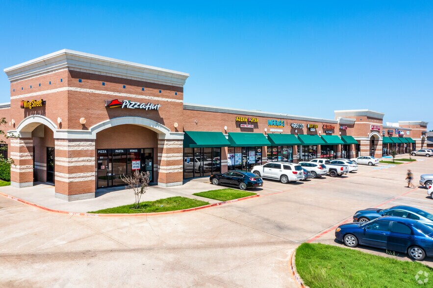 7650 I-35 E, Corinth, TX à louer - Photo du bâtiment - Image 2 de 9