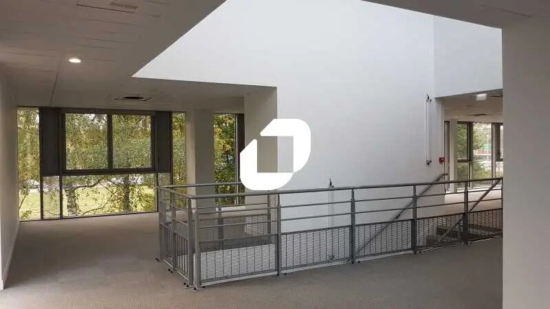 89 Route De La Noue, Limay for lease - Interior Photo - Image 2 of 6