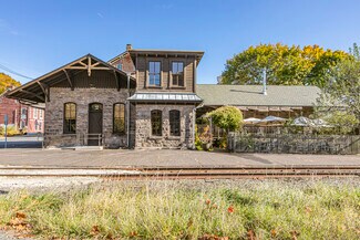 Plus de détails pour 2 Bridge St, Milford, NJ - Commerce de détail à vendre