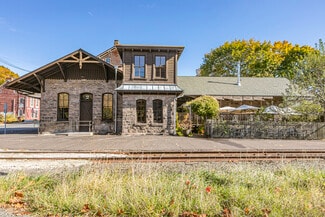 More details for 2 Bridge St, Milford, NJ - Retail for Sale