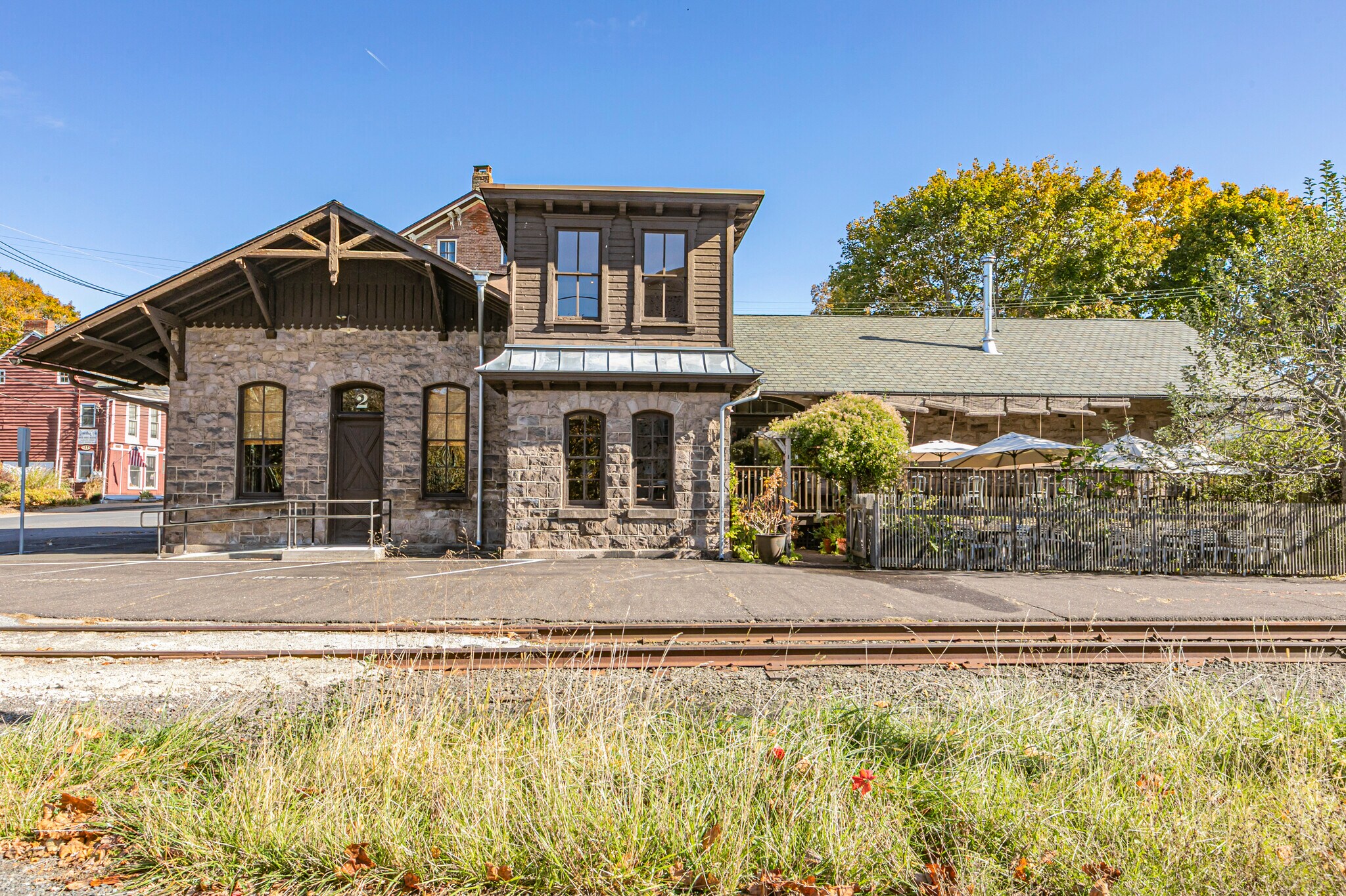 2 Bridge St, Milford, NJ à vendre Photo du bâtiment- Image 1 de 52